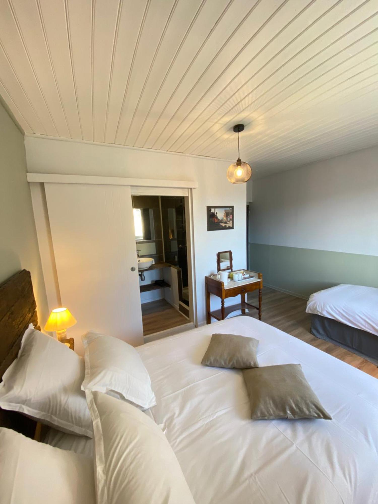 Au Pont D'Olt Hotel Saint-Come-d'Olt Room photo