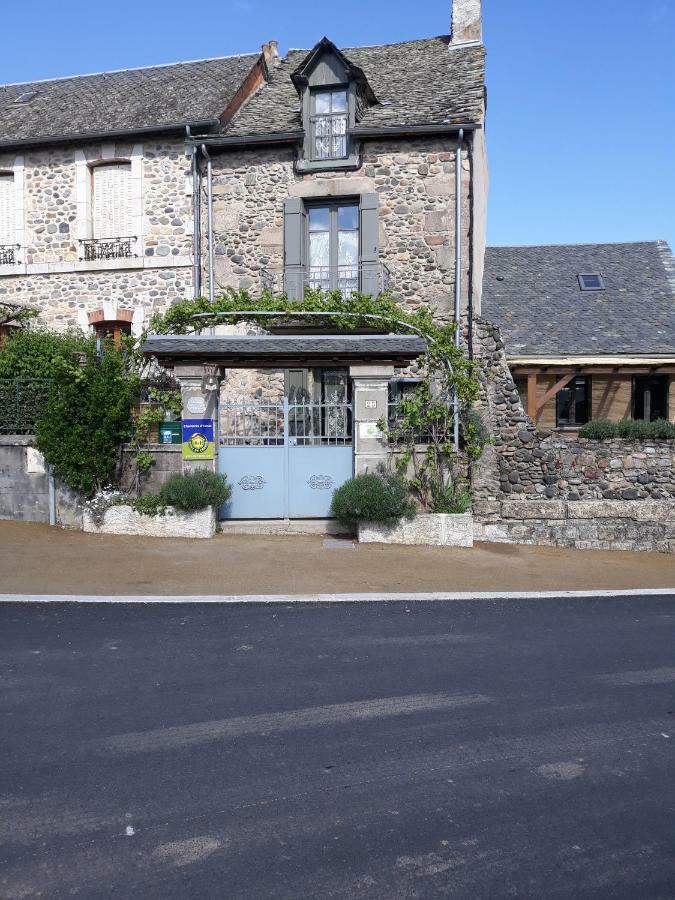 Au Pont D'Olt Hotel Saint-Come-d'Olt Exterior photo